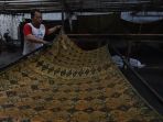 pembuatan-sarung-batik-di-la-gurda-serengan-solo_20210421_010225.jpg