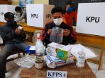 pembuatan-tps-43-persiapan-pilbup-kabupaten-bandung-2020_20201208_225235.jpg