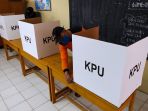 pembuatan-tps-43-persiapan-pilbup-kabupaten-bandung-2020_20201208_225844.jpg