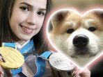 pemegang-medali-emas-figure-skate-olimpiade-pyeongchang-alina-zagitova_20180305_134514.jpg
