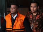 pemeriksaan-bupati-mojokerto-mustafa-kamal-pasa_20180504_203727.jpg