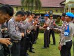 pemeriksaan-kelengkapan-personel-polres-kampar_20161109_190313.jpg