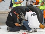 pemeriksaan-roda-pesawat-lion-air-pk-lqp_20181103_192706.jpg