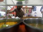 pemerintah-hapus-pajak-penghasilan-warteg_20211106_173924.jpg