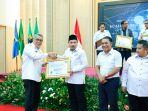 pemerintah-kota-tangerang-selatan-pemkot-tangsel-meraih-tiga-penghargaan.jpg