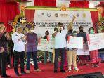 pemerintah-menyerahkan-program-pemberdayaan-hasil-integrasi-lintas-kementerian.jpg