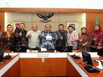 pemerintah-provinsi-jawa-barat-akan-budidayakan-pakan-ternak-indigofera_20161007_114554.jpg