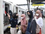 pemesanan-tiket-ka-lebaran-mulai-di-buka-daop-8-surabaya_20230301_152614.jpg