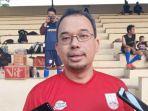 pemilik-persis-solo-vijaya-fitriyasa-saat-konfirmasi-awak-media.jpg