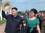 pemimpin-korea-utara-kim-jong-un-dan-istri_20161031_185548.jpg