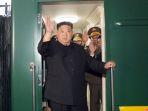 pemimpin-korea-utara-kim-jong-un-saat-di-dalam-kereta-lapis-baja-menuju-rusia.jpg