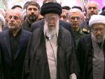 pemimpin-tertinggi-iran-ayatollah-ali-khamenei-pimpin-sholat-jenazah-ebrahim-raisi-78.jpg