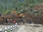 pemkab-banjarnegara-kerahkan-6-alat-berat_20180212_204447.jpg