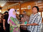 pemkot-solo-bagikan-94-ribu-kartu-indonesia-sehat_20180223_133740.jpg