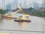 pemprov-dki-jakarta-normalisasi-13-aliran-sungai_20201021_004137.jpg