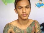 pemuda-l-21-yang-menjual-pacarnya_20150430_133514.jpg