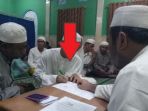 pemuda-pembuang-bayi-menikah-di-polres-banjar_20171119_050618.jpg