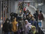 pemudik-di-pelabuhan-bakauheni-meningkat_20220428_105412.jpg