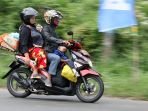 pemudik-motor-lintasi-jalan-nagreg_20170623_125212.jpg