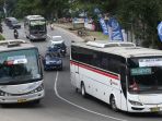 pemudik-motor-lintasi-jalan-nagreg_20170623_125520.jpg