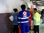 pemudik-pingsan-dirawat-di-stasiun-senen.jpg