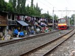 pemukiman-pinggir-rel-kereta-api_20180224_215142.jpg