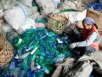 pemulung-kemasan-plastik.jpg