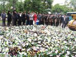 pemusnahan-miras-di-tangerang_20150228_173517.jpg