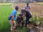 penadah-motor-curian-terjun-ke-sawah_20160311_160649.jpg