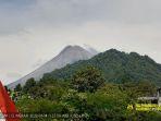 penampakan-gunung-merapi-jumat-1412022.jpg