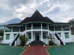 penampakan-istana-kesultanan-tidore-atau-kedaton-kie-di-wilayah-kelurahan-soa-sio.jpg