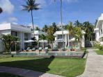 penampakan-kolam-renang-hotel-sikara-yang-asri.jpg