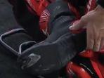 penampakan-sepatu-kanan-francesco-bagnaia-jebol.jpg
