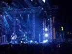 penampilan-club-eighties-di-synchronize-fest-2019.jpg
