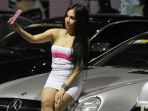 penampilan-seksi-para-spg-di-iims-2017_20170503_002441.jpg