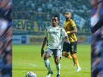 penampilan-winger-persib-bandung-frets-butuan-di-liga-1-2022.jpg