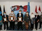 penandatanganan-kerja-sama-perpustakaan-mpr-dengan-universitas-mahendradatta.jpg