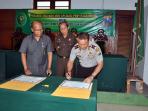 penandatanganan-mou-polres-jember-dan-kejari-jember_20160720_094811.jpg