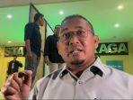 penasihat-semen-padang-fc-andre-rosiade.jpg