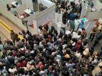 pencari-kerja-di-job-fair-mal-bale-kota.jpg