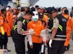 pencarian-barang-barang-pesawat-lion-air_20181031_211711.jpg