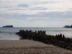 pencarian-ibu-dan-anak-korban-tenggelam-di-pantai-kleopatra.jpg