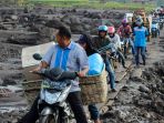 pencarian-korban-banjir-bandang-di-sumatera-barat_20240514_175133.jpg
