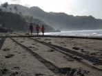 pencarian-korban-tenggelam-di-pantai-parangtritis_1.jpg