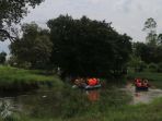 pencarian-korban-tenggelam-di-sungai-karang-mumus-k_20180214_131258.jpg
