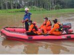 pencarian-korban-tenggelam-di-sungai-sengkarang.jpg