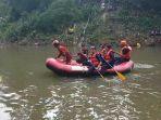 pencarian-korban-tenggelam-kali-ciliwung.jpg