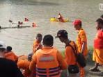 pencarian-korban-tenggelam_20160913_193034.jpg