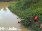 pencarian-korban-terjun-ke-sungai.jpg