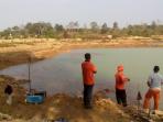 pencarian-warga-tenggelam_20151003_223438.jpg